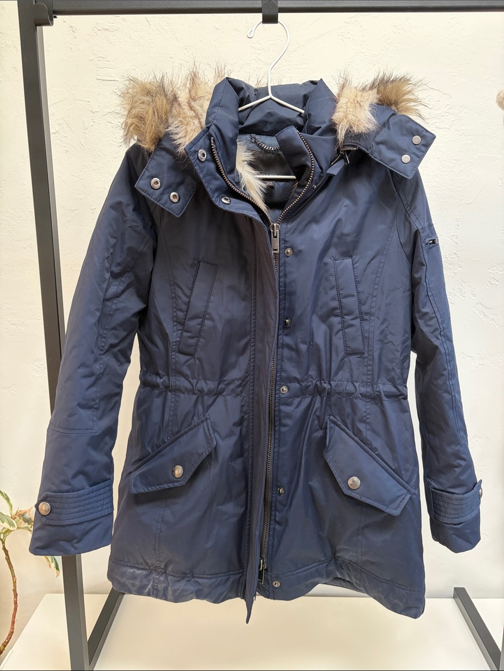 Banana Republic Navy Hooded Faux-Fur Trim Puffer Parka